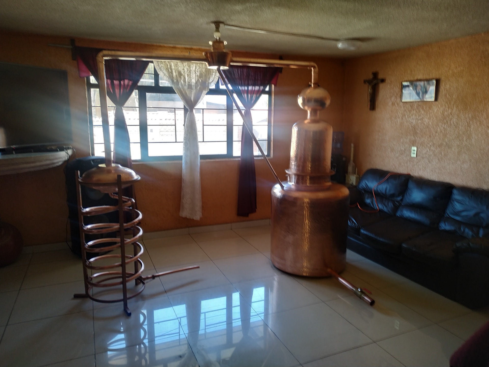 Alambique de 300 litros con bola arriba del capítulo y canasta $ 45.000